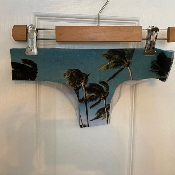 BNWOT Dont Blow The Illusion Cheeky Bikini Bottom - Picture 4 of 4